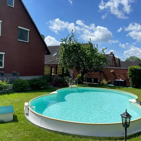 Apartment Mit Garten Und Pool In Ostseenaehe Ahrensbok Exterior foto